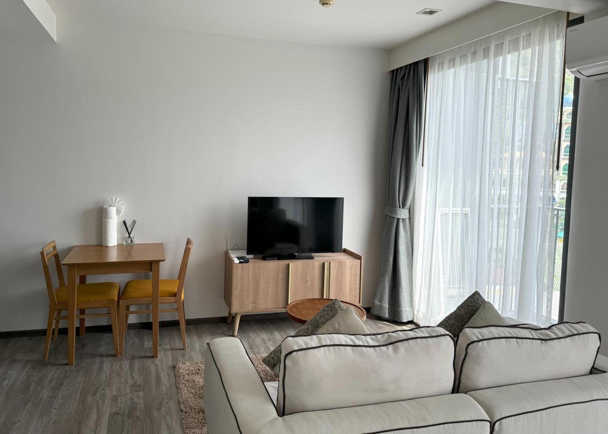 The Deck Condominium By Lofty Patong Kamer foto